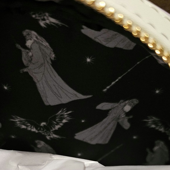 LOUNGEFLY

LOUNGEFLY - Harry Potter - Dumbledore Costume Mini Backpack - Picture 9 of 9